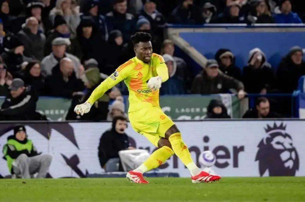 奥纳纳曼联传控战术革命失败！阿莫林要求直接长传，夏窗或买新门将