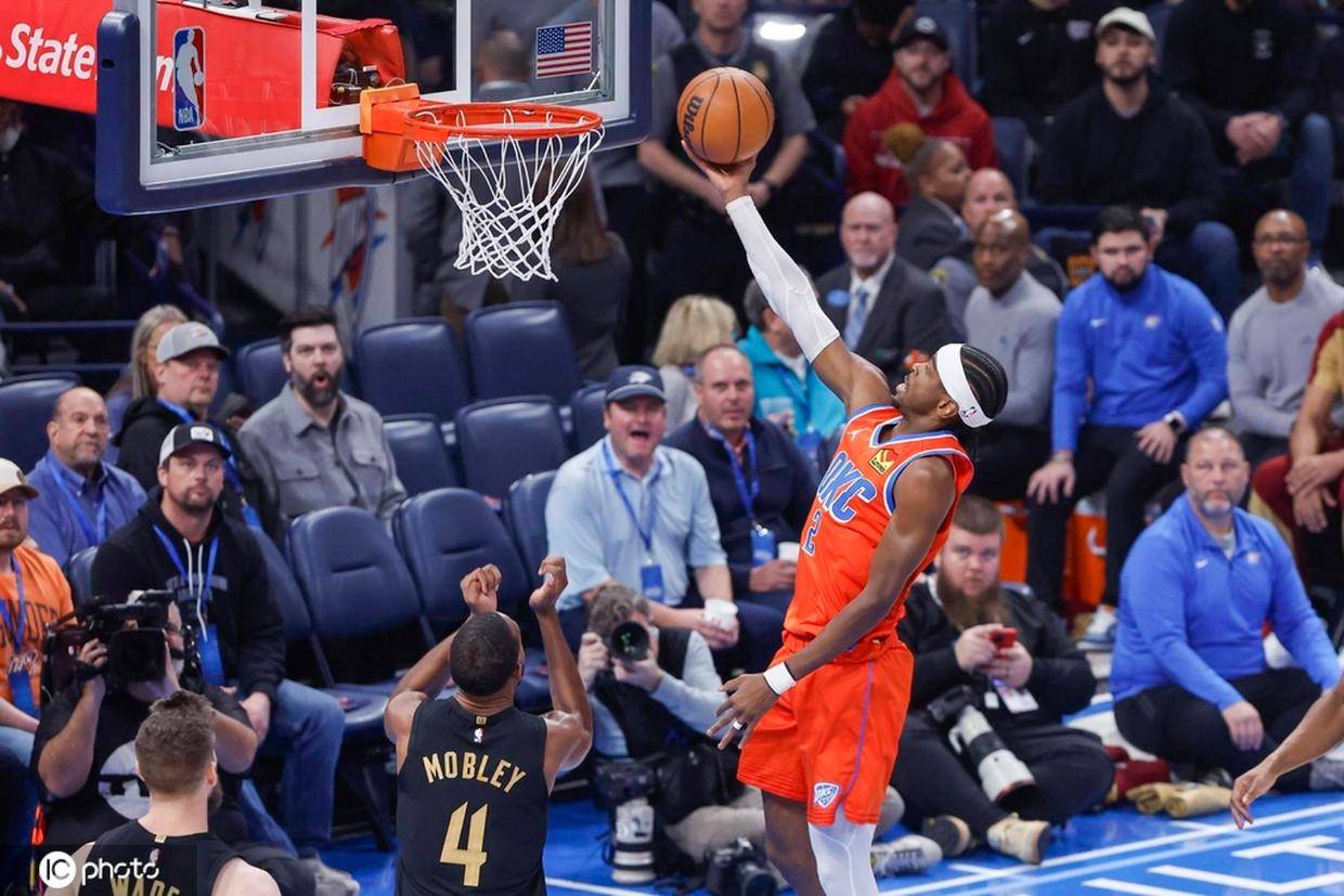 月最佳球员：怀特比肩乔丹 亚历山大赛季第三次当选