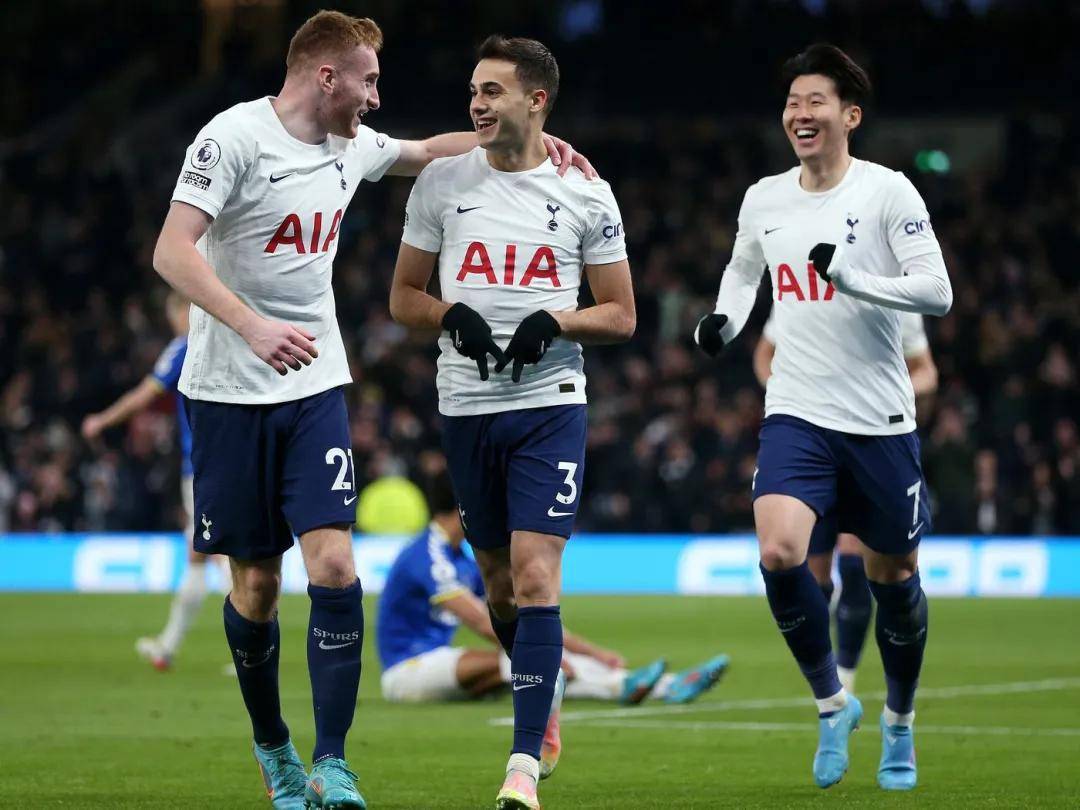 曝AC米兰砸5000万镑抢热刺王牌！伊布亲自出马，孔蒂或暗中截胡？